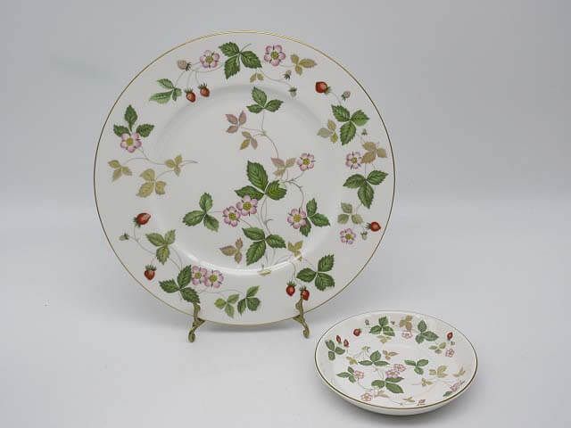 WEDGWOOD（ウェッジウッド）　ワイルドストロベリー　プレート　27cm