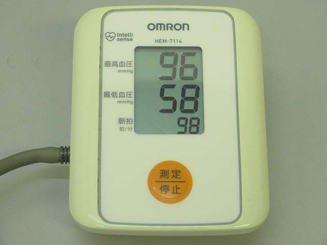 OMRON(オムロン)　上腕式血圧計　ホワイト