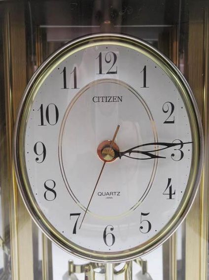 CITIZEN（シチズン）　置時計　クォーツ　ゴールド　回転飾り付き