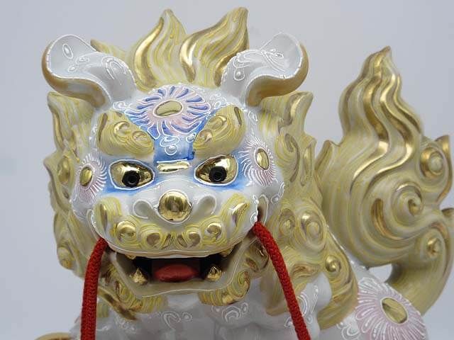 九谷焼　八幡窯　玉獅子　ホワイト×ゴールド　小槌