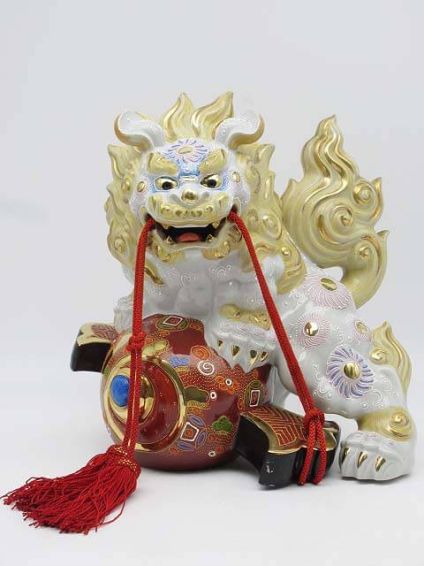 九谷焼　八幡窯　玉獅子　ホワイト×ゴールド　小槌