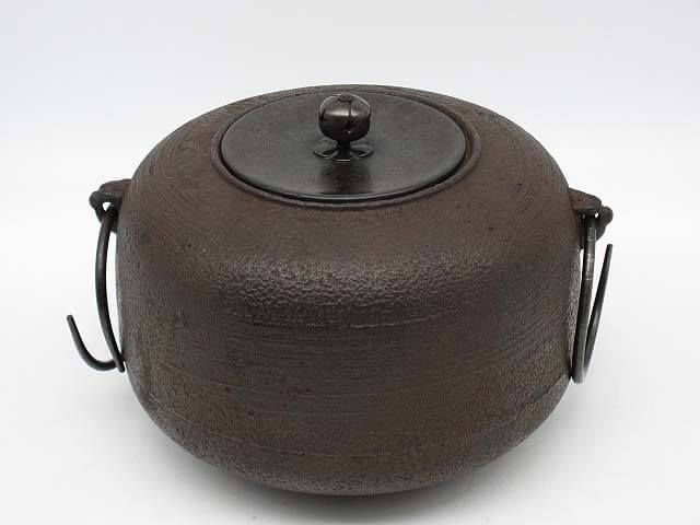 茶釜　真鍮蓋付き　こげ茶　茶道具　鉄釜　鉄器