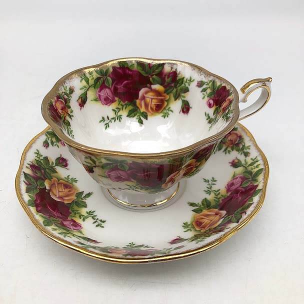 ロイヤルアルバート　カップ＆ソーサー　2客セット　オールドカントリーローズ　Royal Albert　Old Country Roses　C/S　洋食器　陶磁器