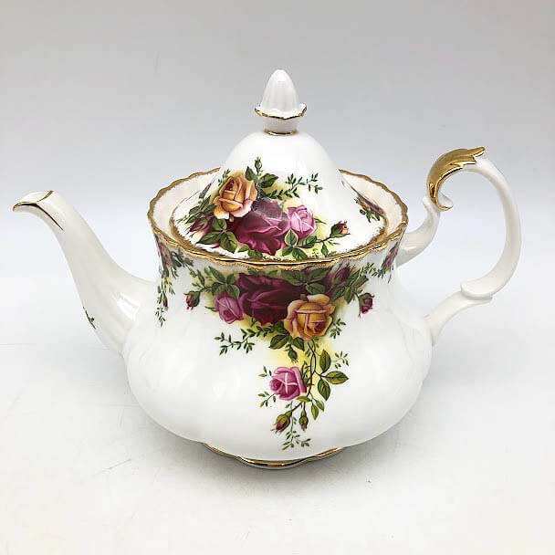 ロイヤルアルバート　ティーセット　3客セット　オールドカントリーローズ　Royal Albert　ティーポット　カップ＆ソーサー　C/S　ケーキ皿