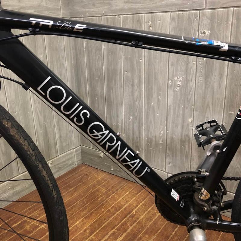 ルイガノ クロスバイク TR LITE E 28インチ ブラック シマノ24段変速 LOUIS GARNEAU トレッキングバイク スポーツバイク 自転車 黒