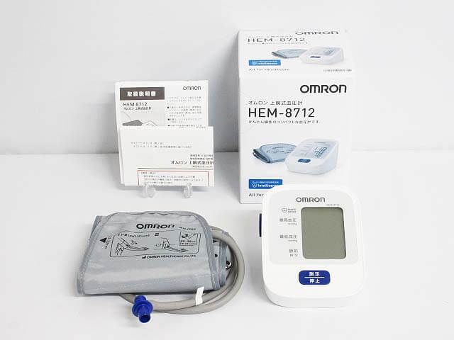 OMRON（オムロン）　上腕式血圧計　元箱入り　取扱説明書付
