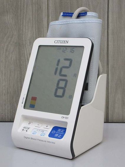 CITIZEN(シチズン)　電子血圧計　上腕式　ホワイト