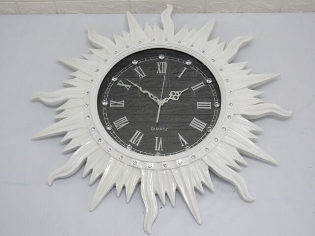太陽の時計　ホワイト　大型　樹脂製　輸入雑貨