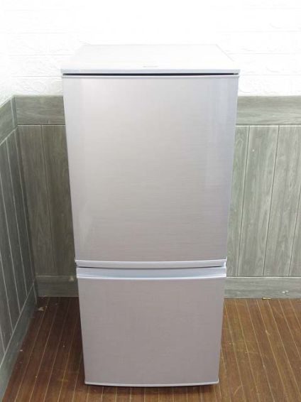 SHARP（シャープ）　ノンフロン冷凍冷蔵庫　137L