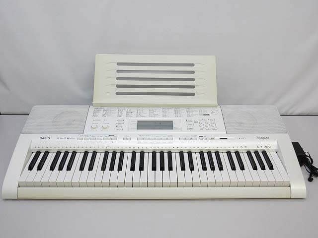 CASIO（カシオ）　電子キーボード　ホワイト　61鍵　鍵盤楽器