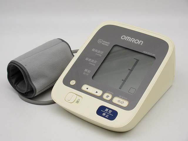 OMRON（オムロン）　デジタル自動血圧計　上腕式
