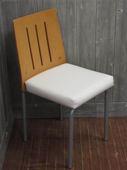 ダイニングチェア　ナチュラル×ホワイト　クッション座面　食卓椅子　木×スチール　白